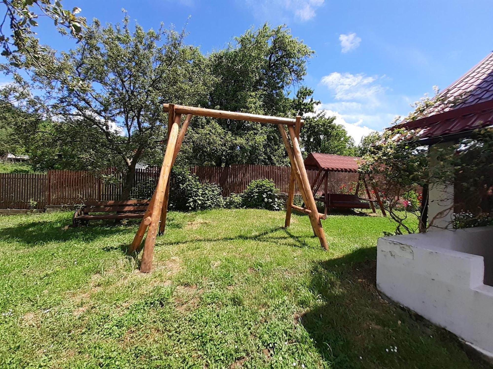 فندق Casa Silvia Căpăţîneni-Ungureni المظهر الخارجي الصورة