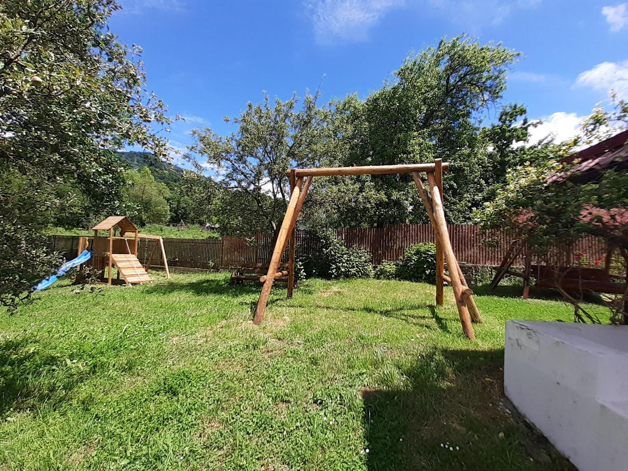 فندق Casa Silvia Căpăţîneni-Ungureni المظهر الخارجي الصورة