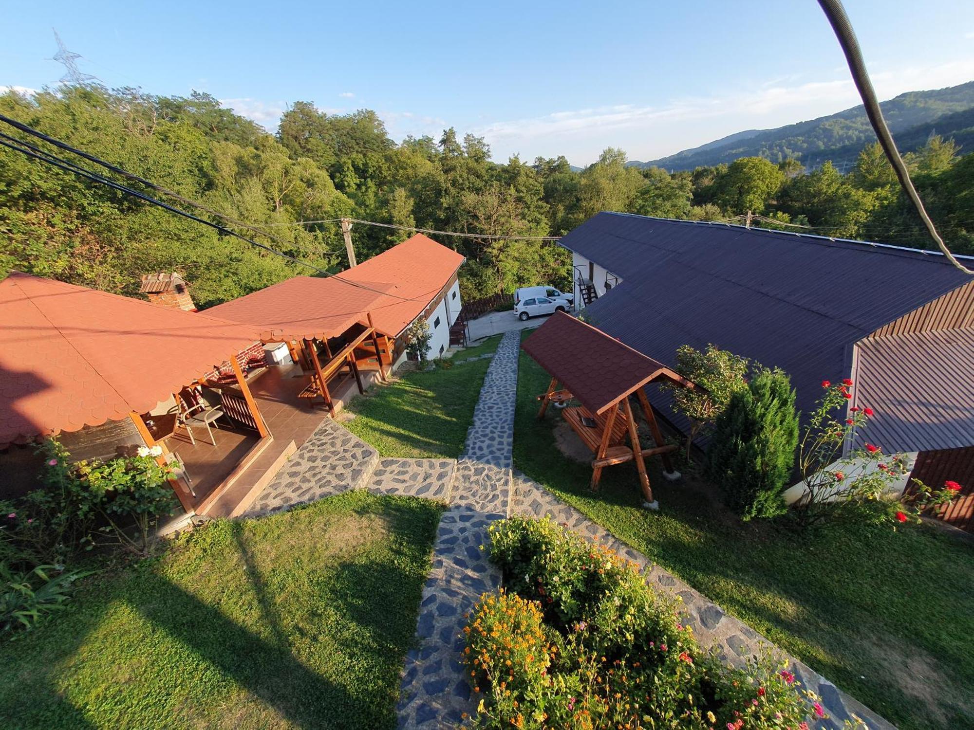 فندق Casa Silvia Căpăţîneni-Ungureni المظهر الخارجي الصورة